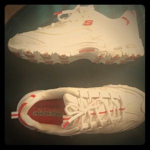 Sketchers De-Lites with memory foam.